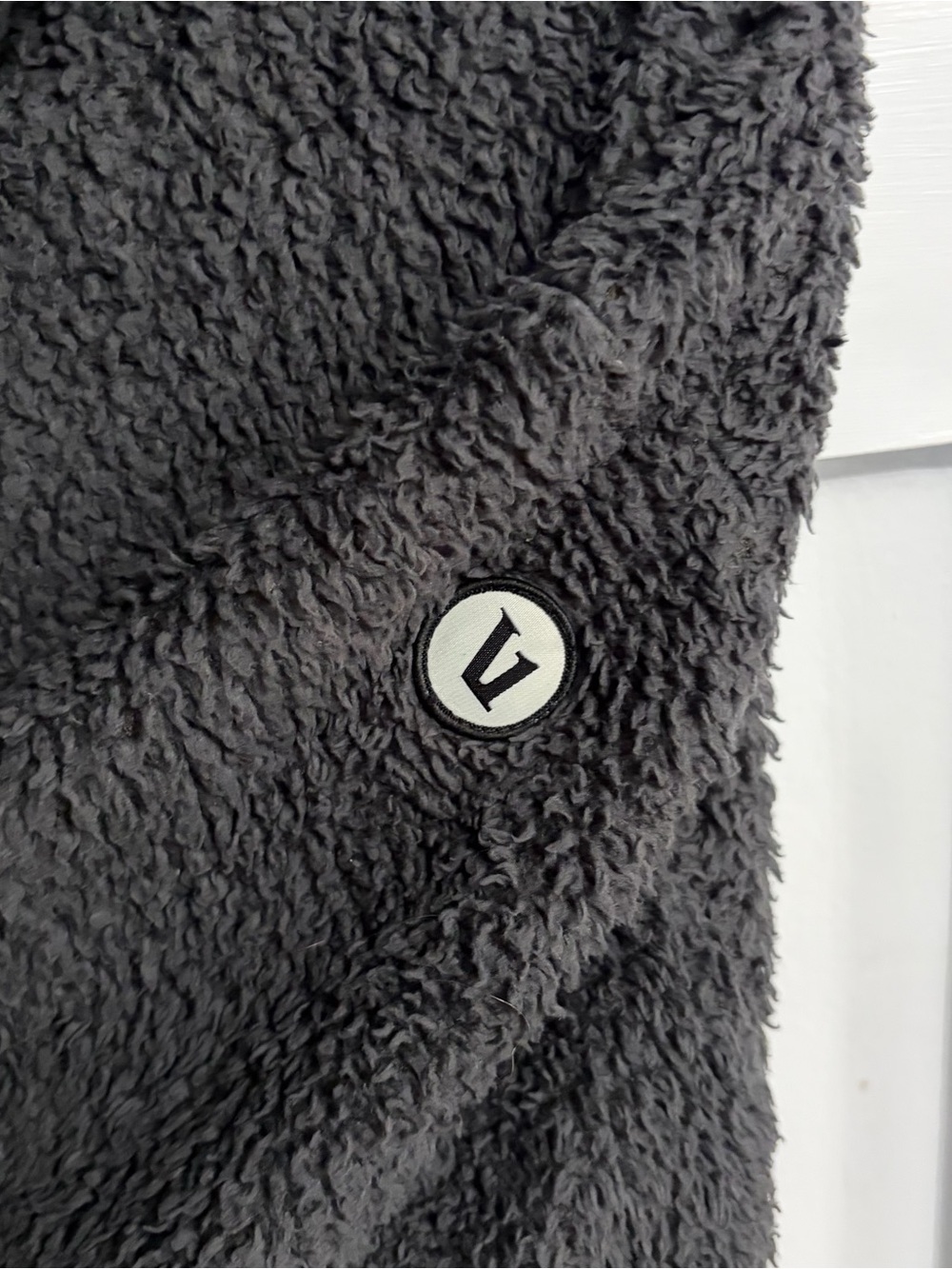 Vuori Women's Cozy Sherpa Jacket Graphite Black Size Medium VW530 - Picture 4 of 7